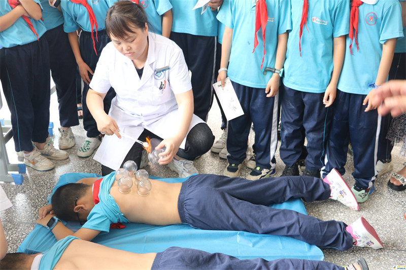 印江县中医到院实验小学开展中医文化进校园活动(图2) QQ图片20230530164359(1).jpg