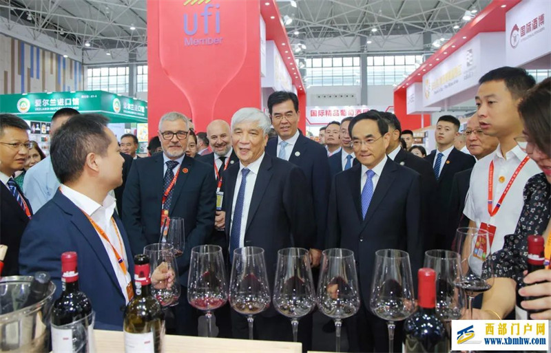 第十二届中国(贵州)国际酒类博览会开幕(图3) 3.jpg