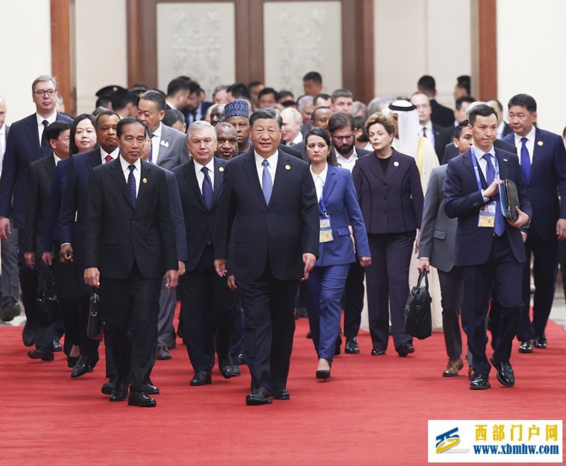 习近平出席第三届“一带一路”国际合作高峰论坛开幕式并发表主旨演讲(图5) 习近平出席第三届“一带一路”国际合作高峰论坛开幕式并发表主旨演讲(图5)