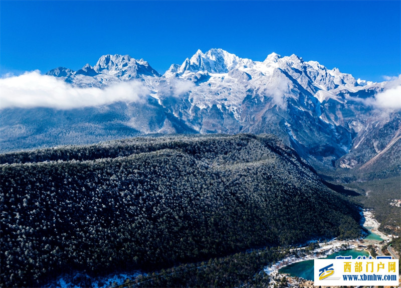 云南丽江举办青年志愿者环保徒步(图2) 云南丽江举办青年志愿者环保徒步(图2)