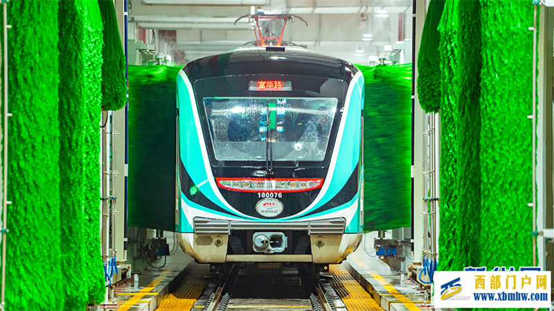 轨道18号线开通运营 重庆再添一条轨道交通骨干线路(图4) 轨道18号线开通运营 重庆再添一条轨道交通骨干线路(图4)