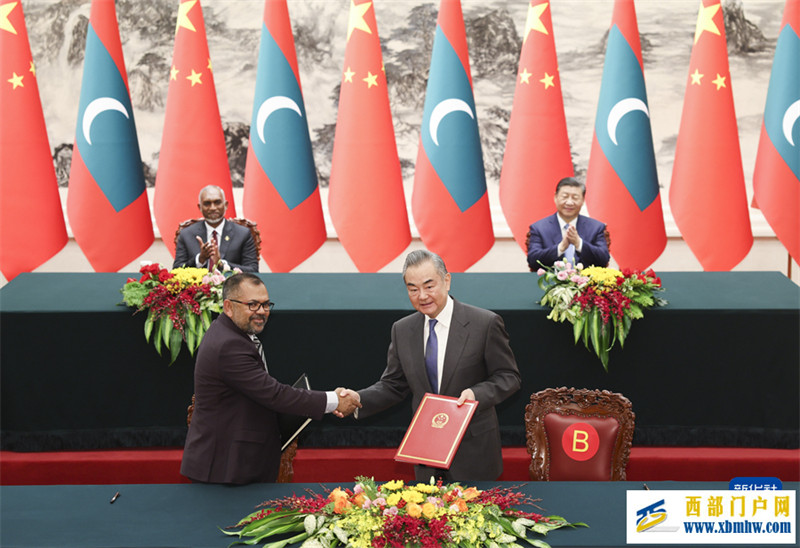 习近平同马尔代夫总统穆伊兹会谈(图7) 习近平同马尔代夫总统穆伊兹会谈(图7)