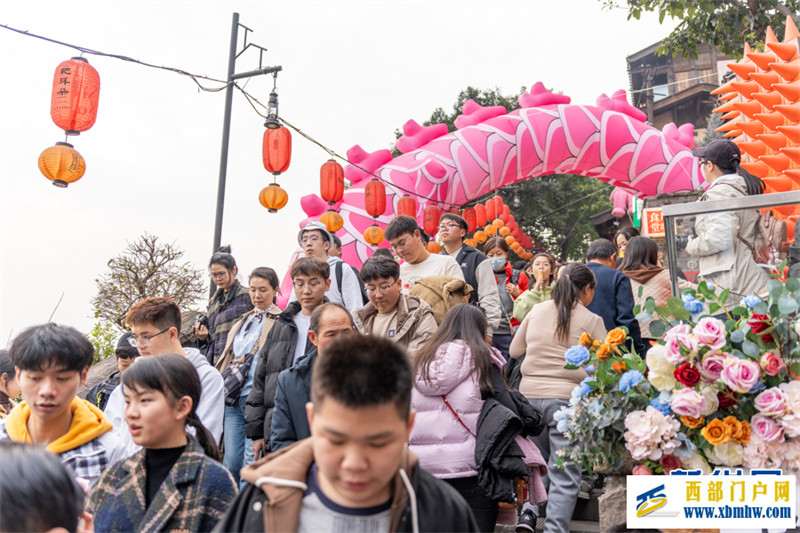 春节长假 重庆文旅“热辣滚烫”(图2) 春节长假 重庆文旅“热辣滚烫”(图2)