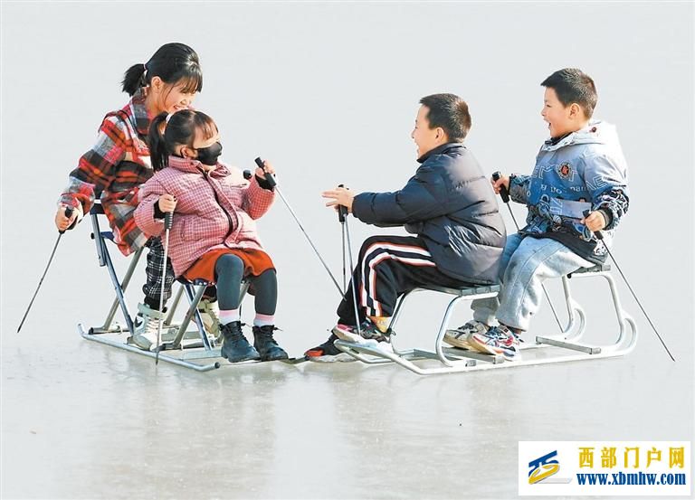 冰雪经济热力十足(图2) 冰雪经济热力十足(图2)