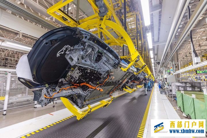 老产业发“新芽” 新产业显“质”感——重庆壮大新质生产力观察(图1) 老产业发“新芽” 新产业显“质”感——重庆壮大新质生产力观察(图1)