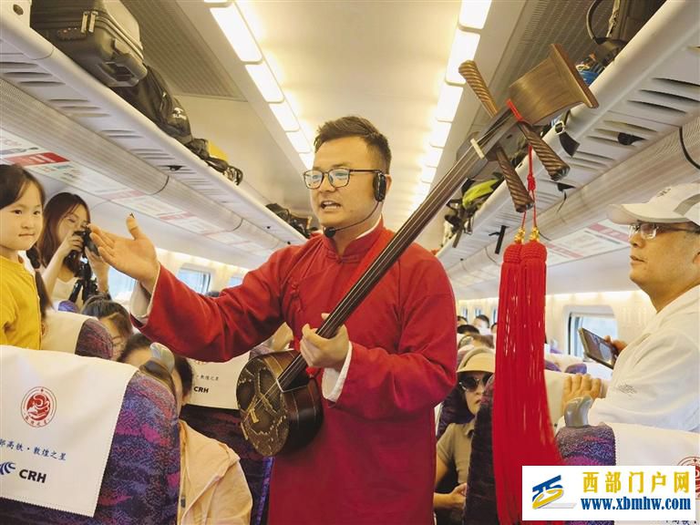 “乘高铁 游武威”旅游专列首发(图1) “乘高铁 游武威”旅游专列首发(图1)