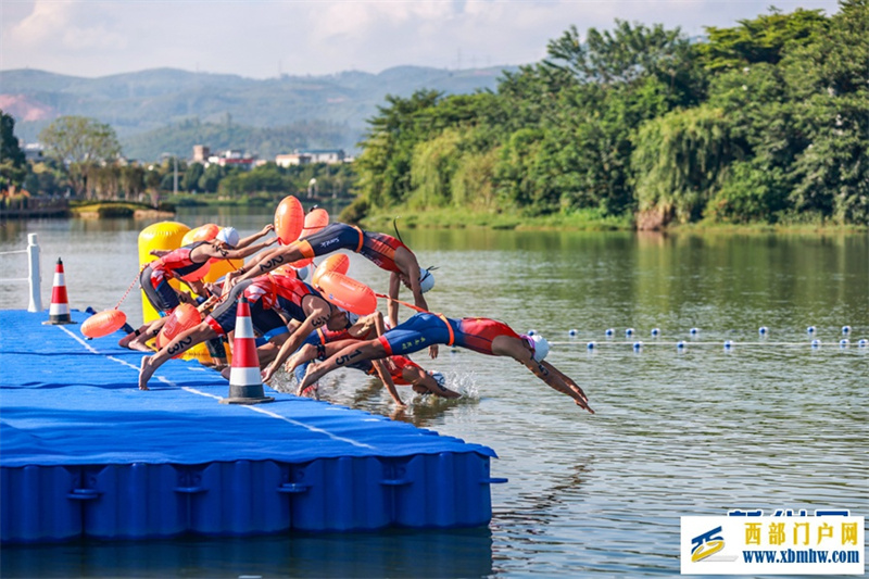 云南省第二届青少年(学生)运动会精彩纷呈(图4) 云南省第二届青少年(学生)运动会精彩纷呈(图4)