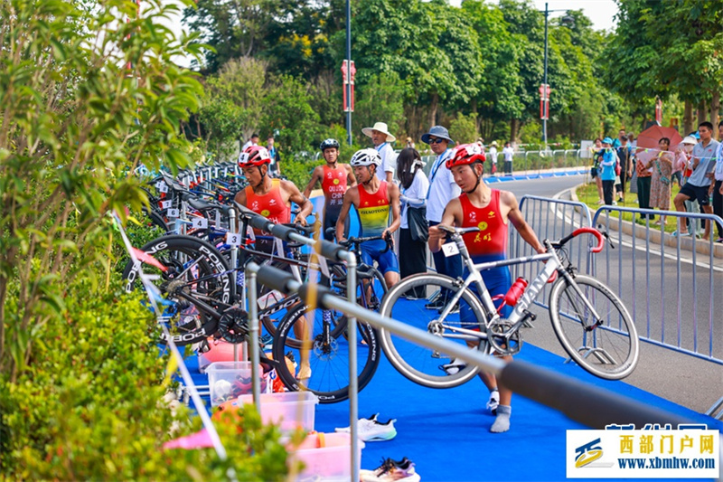 云南省第二届青少年(学生)运动会精彩纷呈(图5) 云南省第二届青少年(学生)运动会精彩纷呈(图5)