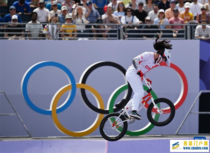 自由式小轮车——邓雅文获得女子公园赛冠军(图8) 自由式小轮车——邓雅文获得女子公园赛冠军(图8)