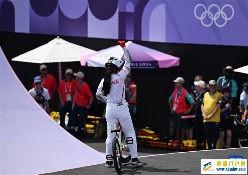 自由式小轮车——邓雅文获得女子公园赛冠军(图10) 自由式小轮车——邓雅文获得女子公园赛冠军(图10)