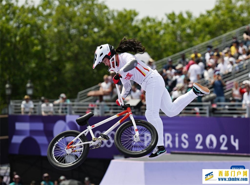 自由式小轮车——邓雅文获得女子公园赛冠军(图12) 自由式小轮车——邓雅文获得女子公园赛冠军(图12)