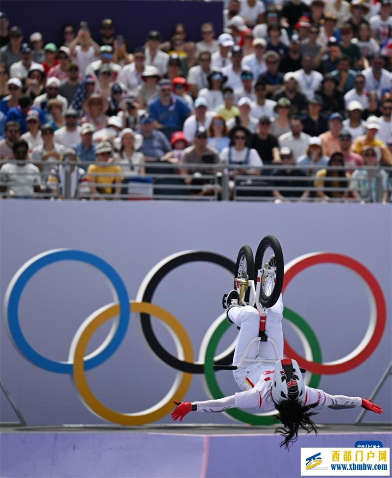 自由式小轮车——邓雅文获得女子公园赛冠军(图17) 自由式小轮车——邓雅文获得女子公园赛冠军(图17)