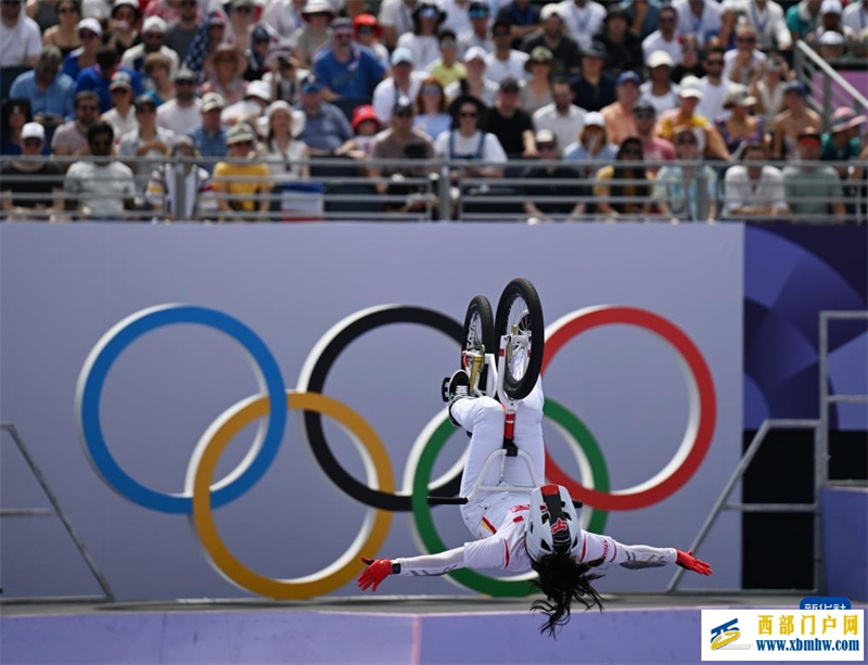 自由式小轮车——邓雅文获得女子公园赛冠军(图18) 自由式小轮车——邓雅文获得女子公园赛冠军(图18)