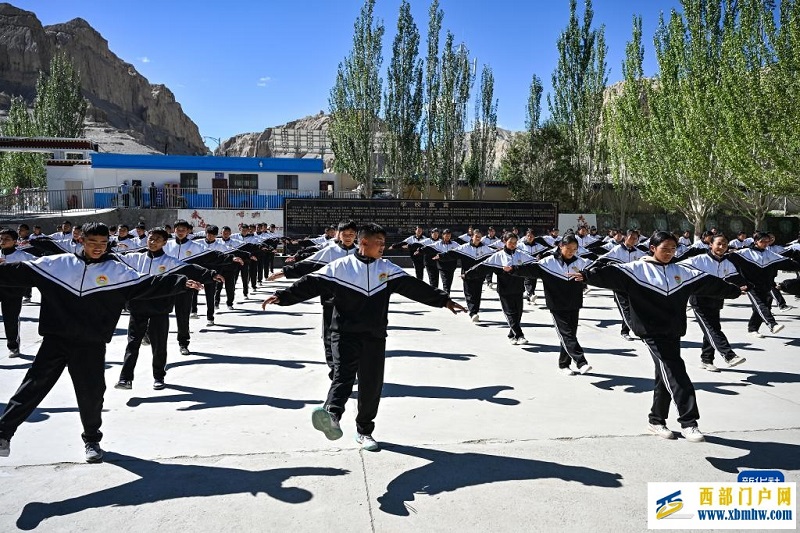 古格王国遗址脚下的非遗——“宣舞”(图7) 古格王国遗址脚下的非遗——“宣舞”(图7)