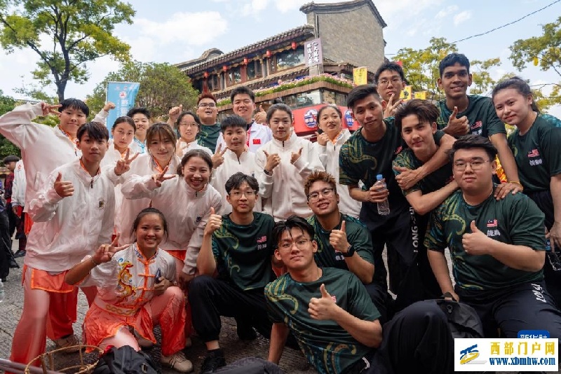 龙舞春城 情谊相连——马来西亚舞龙队的中国之旅(图5) 龙舞春城 情谊相连——马来西亚舞龙队的中国之旅(图5)