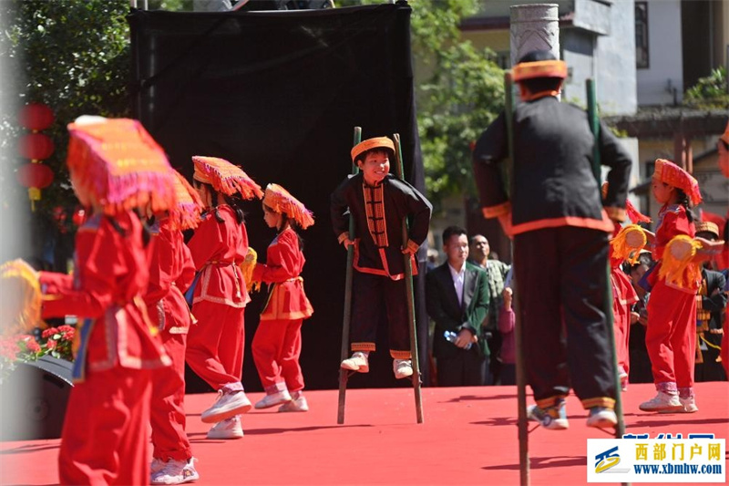 广西蒙山:文化惠民促进民族团结(图1) 广西蒙山:文化惠民促进民族团结(图1)