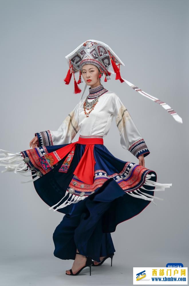 镜头连中外 | 楚雄彝绣“秀”巴黎(图8) 镜头连中外 | 楚雄彝绣“秀”巴黎(图8)