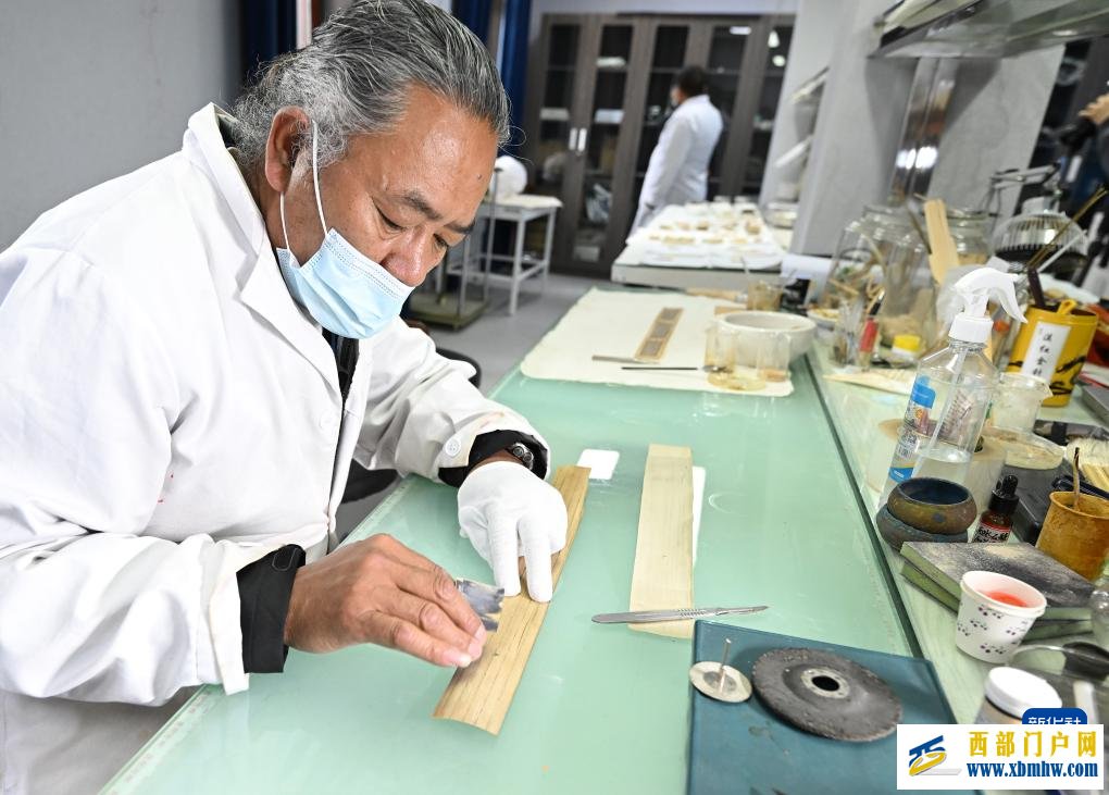 西藏布达拉宫:贝叶经实验性修复取得阶段性成果(图6) 西藏布达拉宫:贝叶经实验性修复取得阶段性成果(图6)