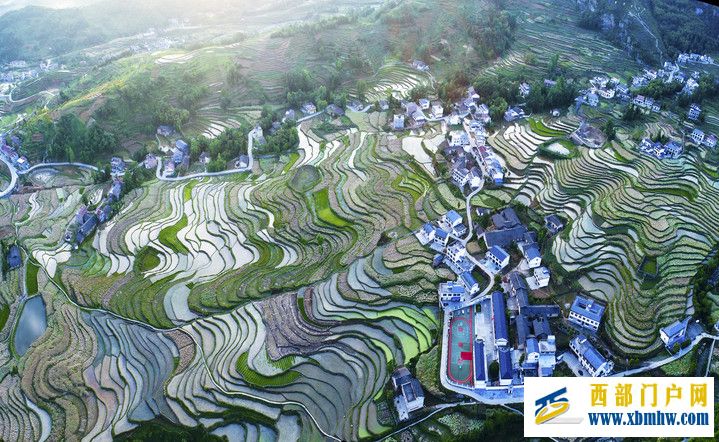 汉阴凤堰梯田：溪水长流不息 世代润泽村庄(图1)